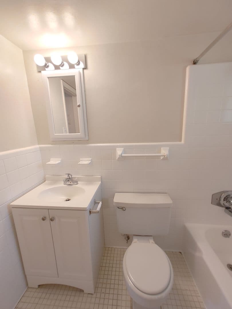 Gainesville Apartment: SW 5th Avenue