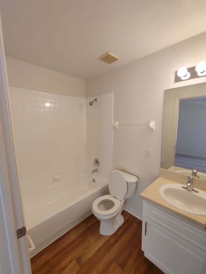 Gainesville Apartment: NW 39th Road
