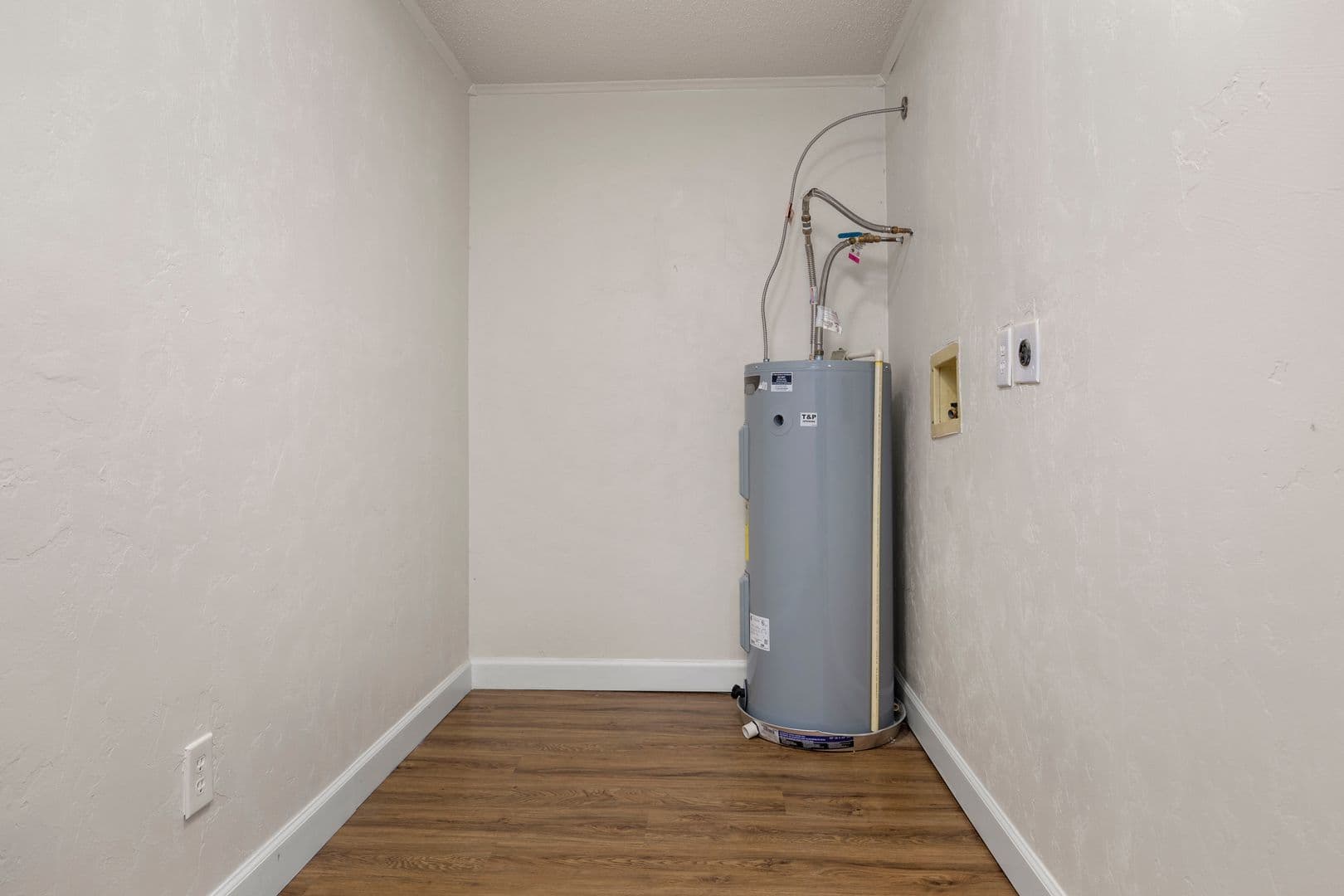 Lake City Apartment: 826 SW Amberwood Loop