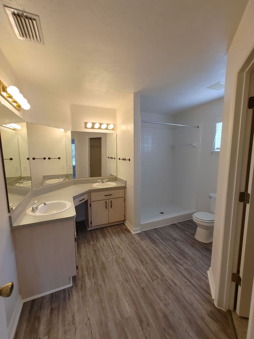 Gainesville House: 3650 NW 25th Terrace