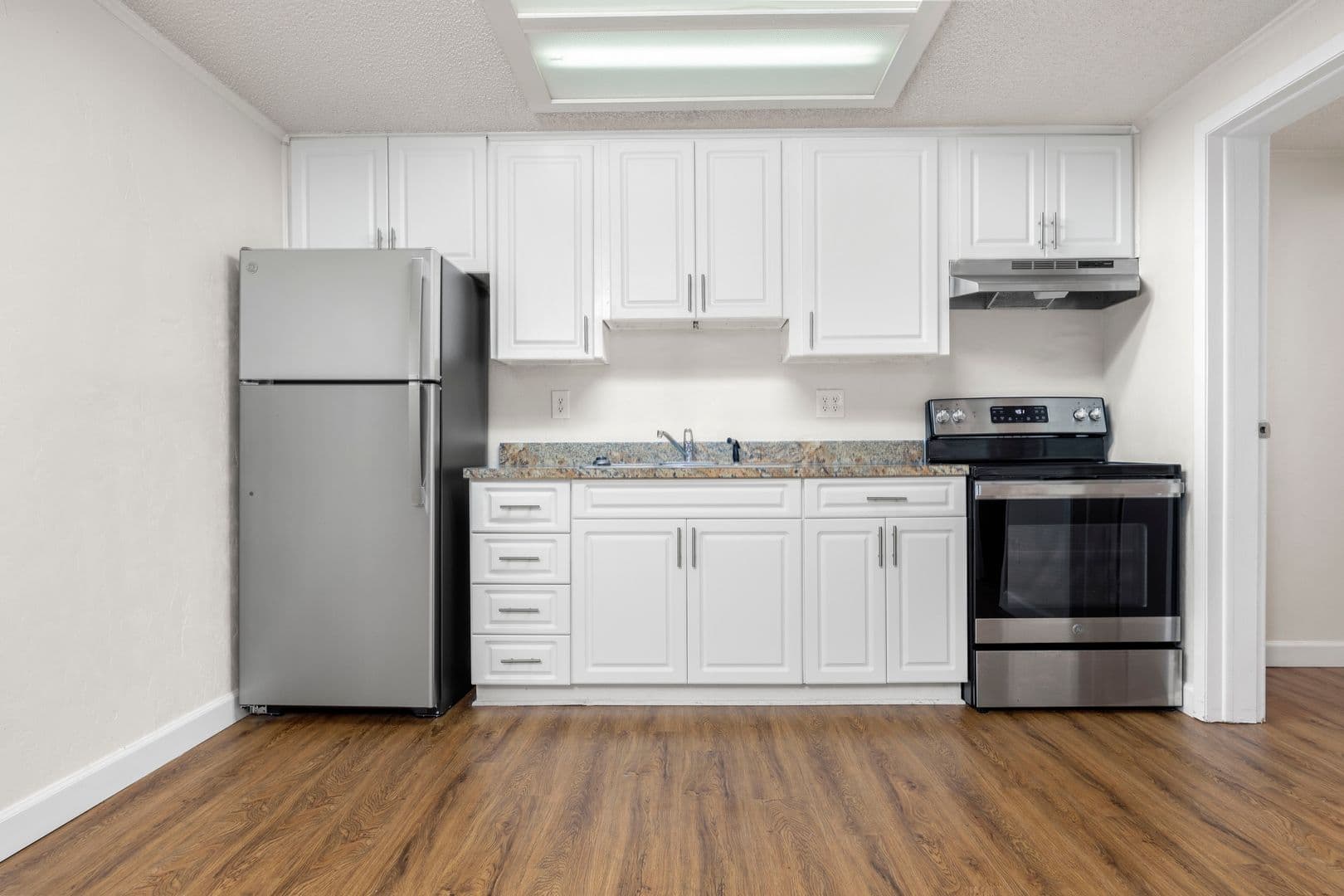 Lake City Apartment: 826 SW Amberwood Loop