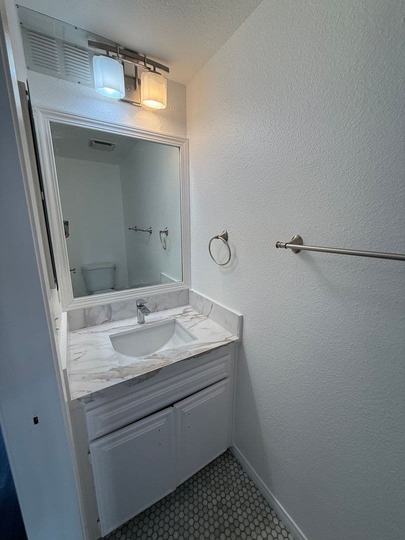 San Diego Townhome: 5757 Gaines Street, #E