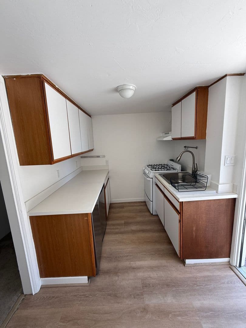 San Diego Apartment: 2445 Juan Street