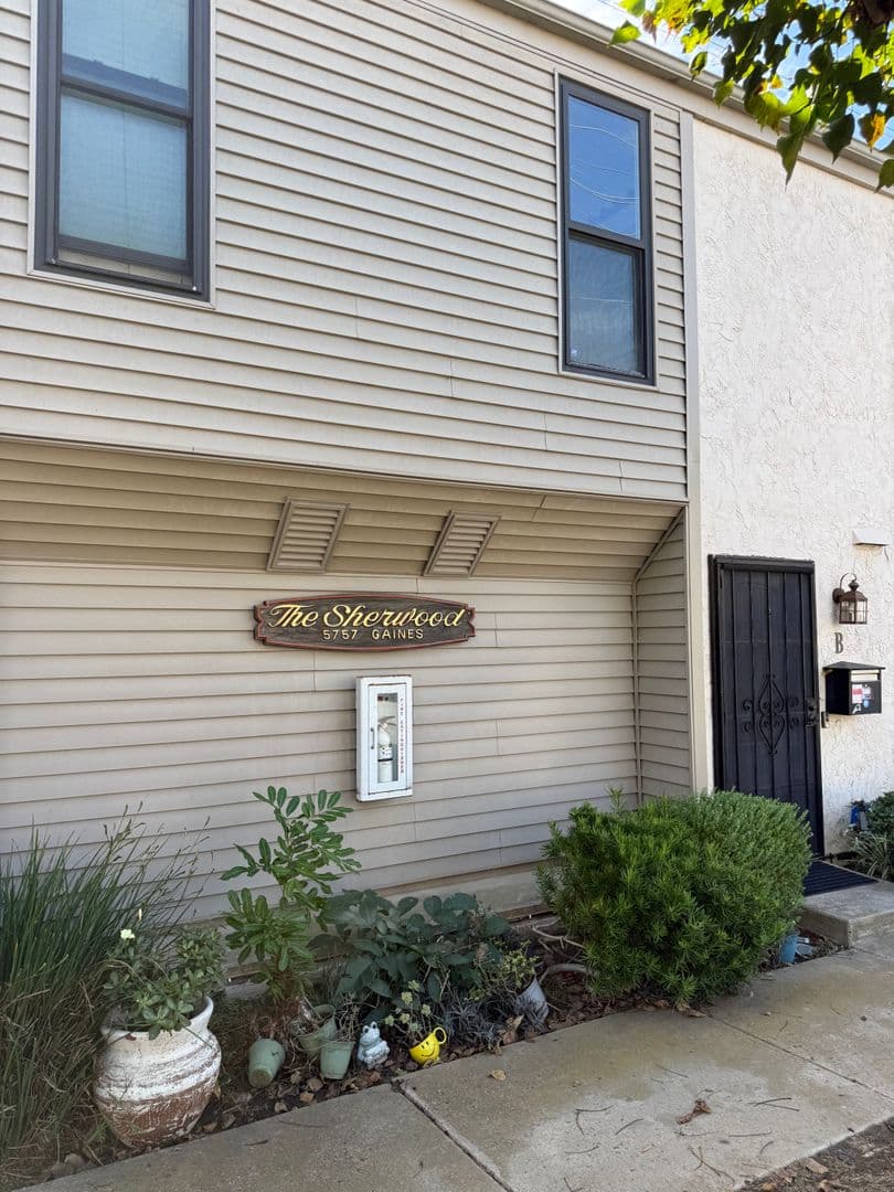 San Diego Townhome: 5757 Gaines Street, #E