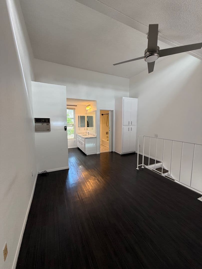 San Diego Townhome: 5757 Gaines Street, #E