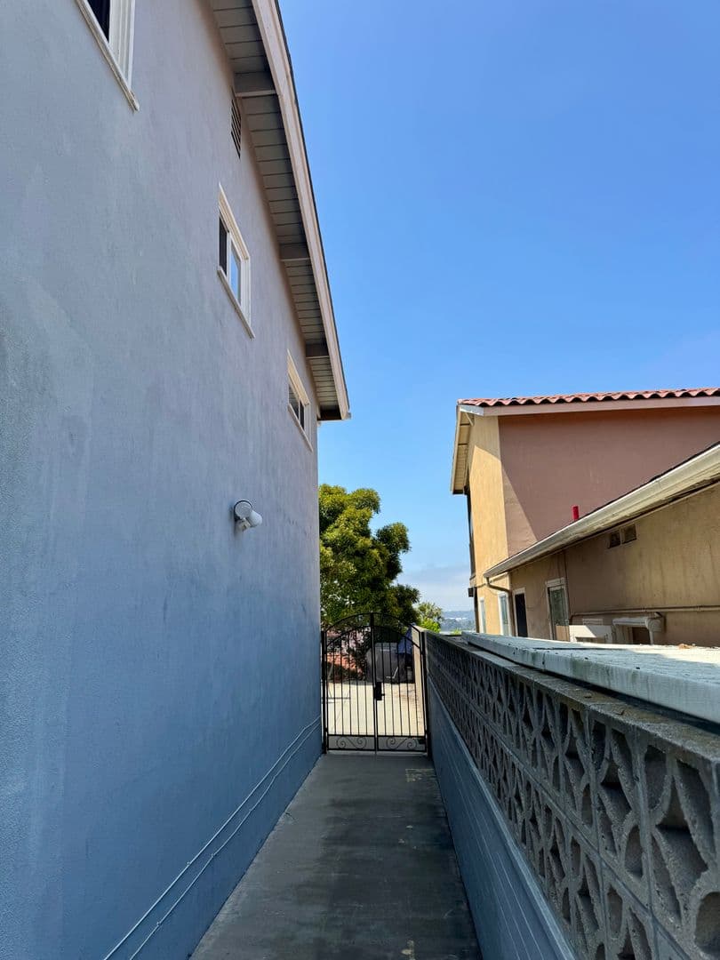 San Diego Apartment: 2445 Juan Street