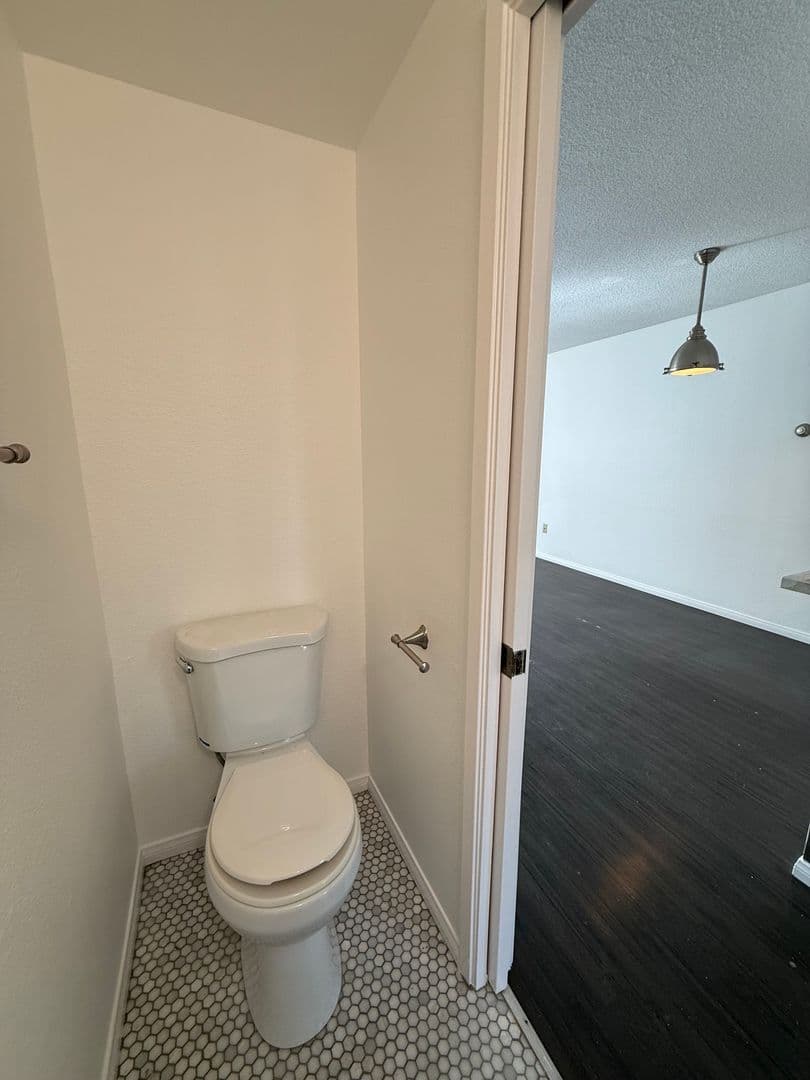 San Diego Townhome: 5757 Gaines Street, #E