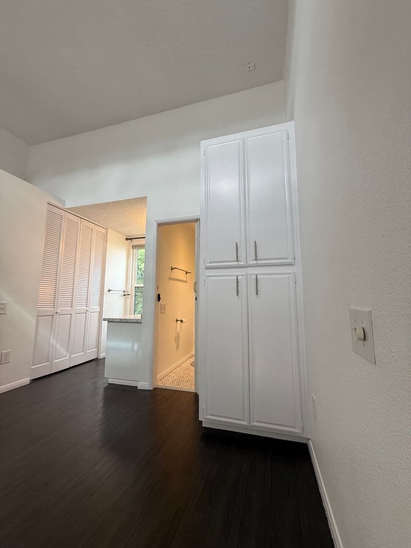 San Diego Townhome: 5757 Gaines Street, #E