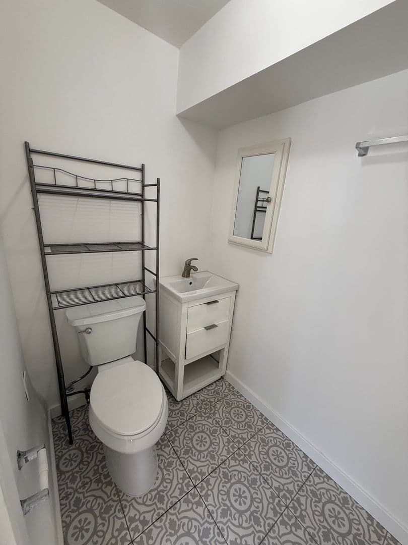 San Diego Apartment: 2445 Juan Street