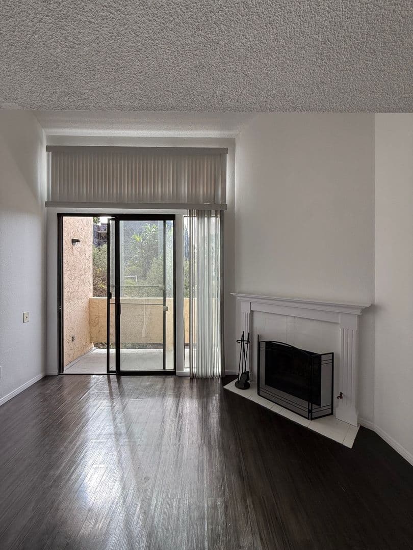 San Diego Townhome: 5757 Gaines Street, #E