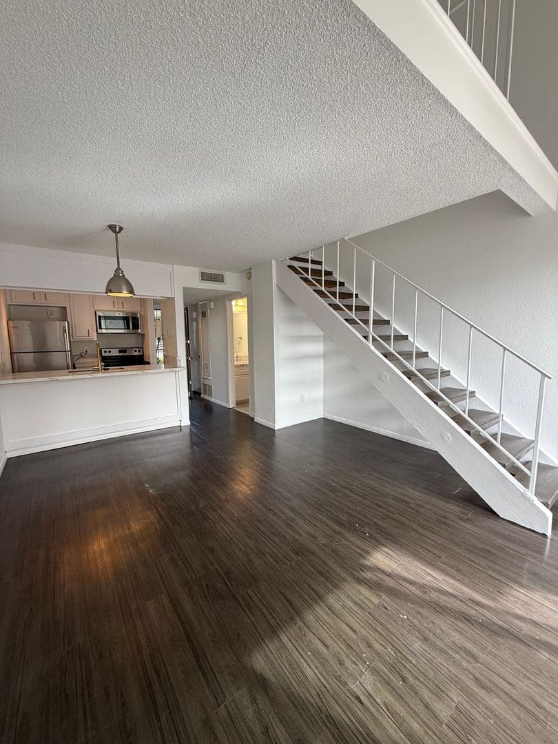San Diego Townhome: 5757 Gaines Street, #E