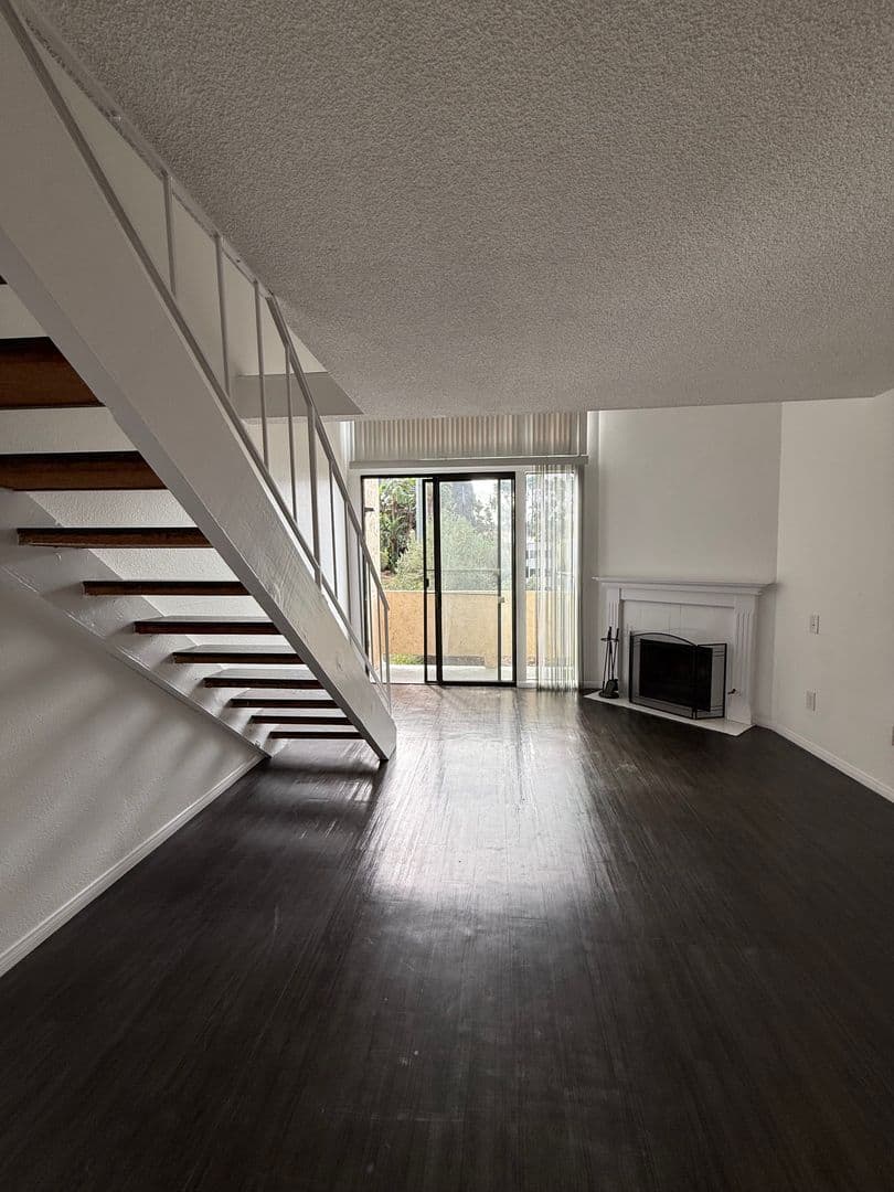 San Diego Townhome: 5757 Gaines Street, #E