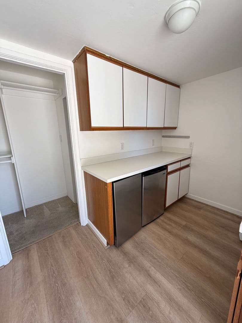San Diego Apartment: 2445 Juan Street