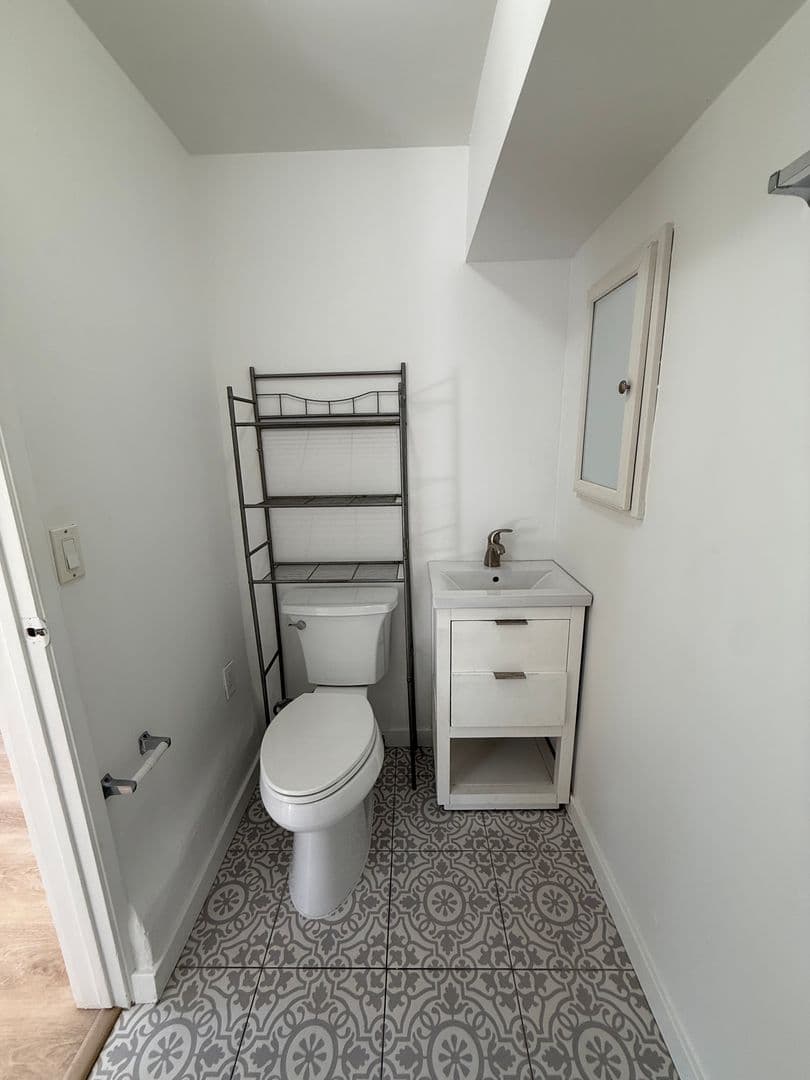 San Diego Apartment: 2445 Juan Street
