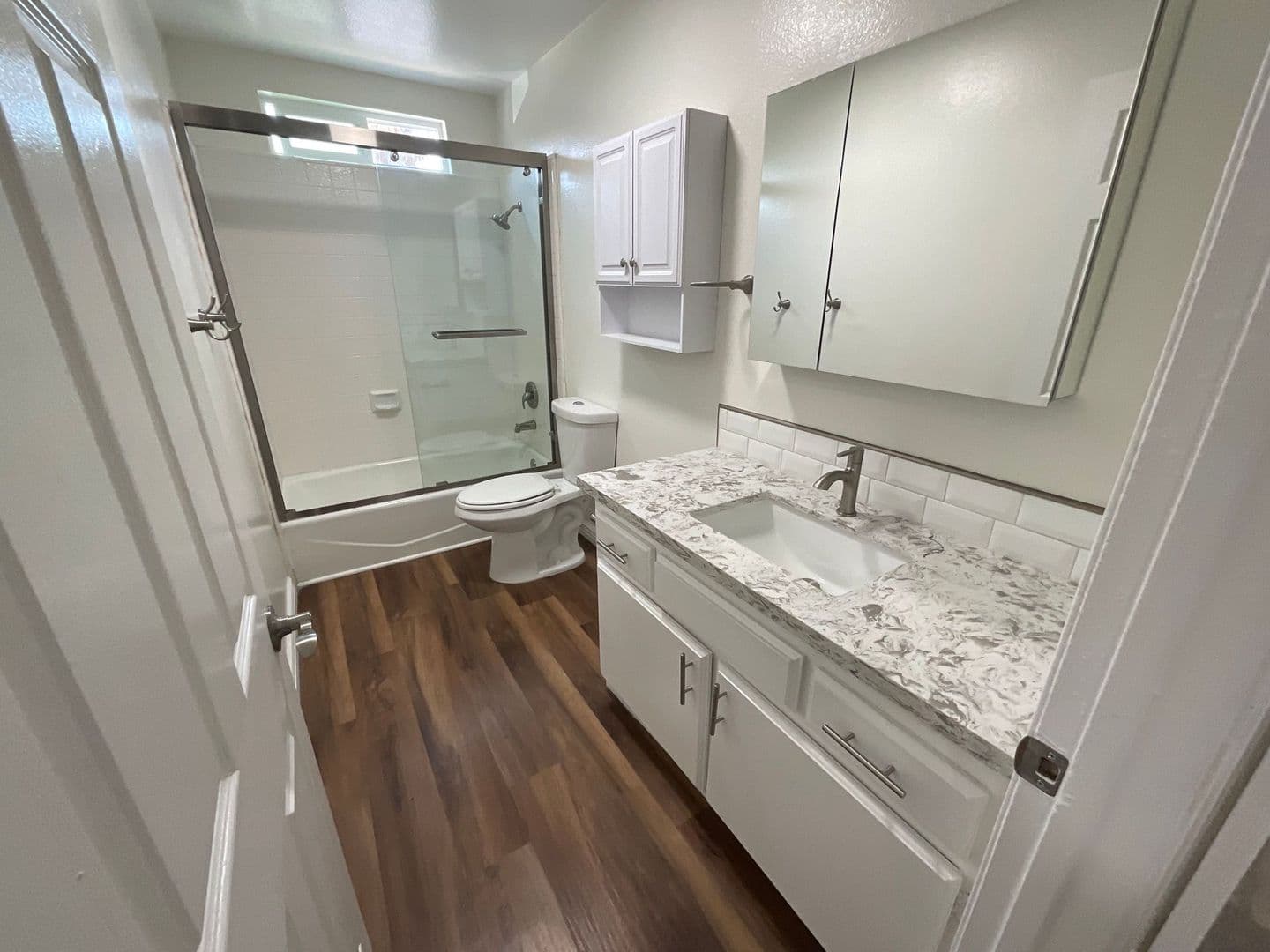 Whittier Apartment: 6327 Newlin Ave.