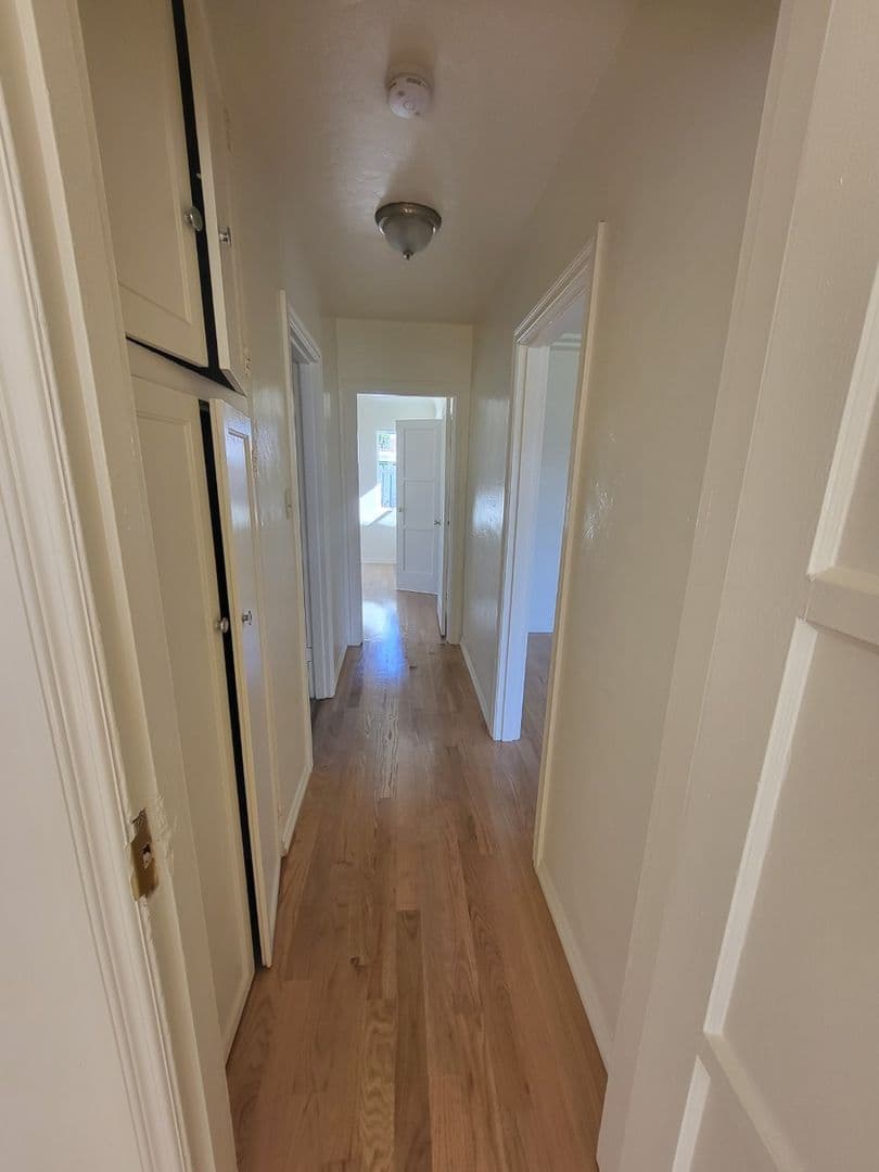 Huntington Park Apartment: 5930 Loma Vista Ave.