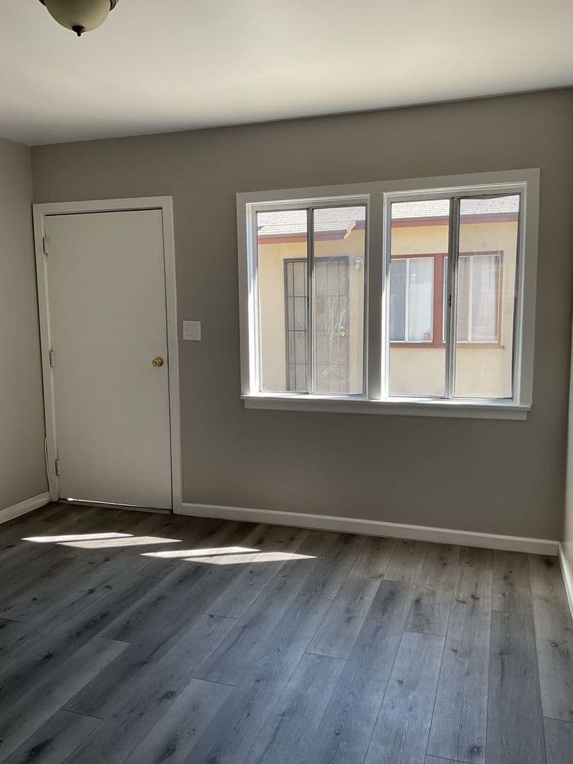 Bell Apartment: 6503 Fishburn Ave.