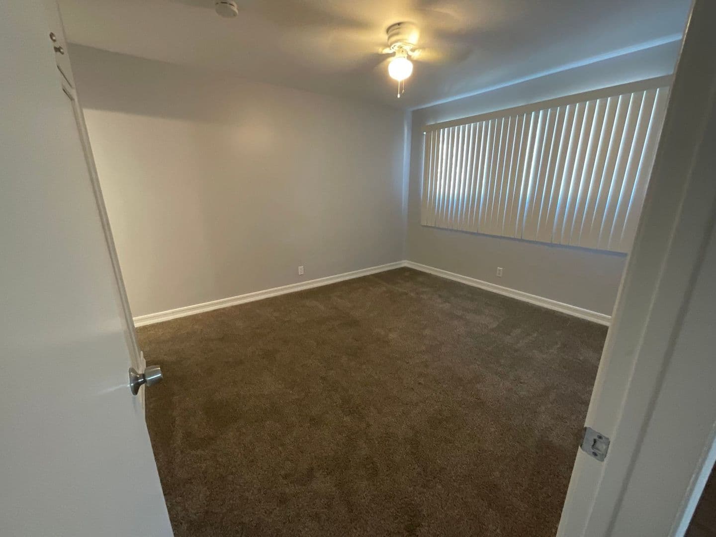 Maywood Apartment: 6118 Prospect Ave.
