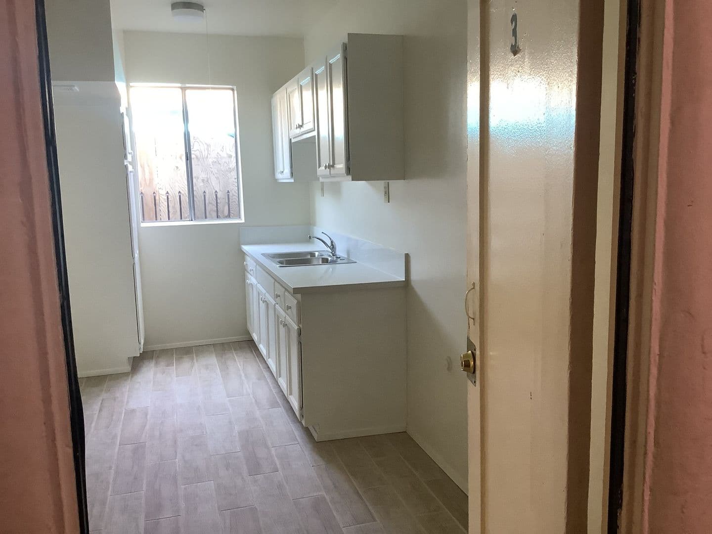 Huntington Park Apartment: 2804 E. 58th St.