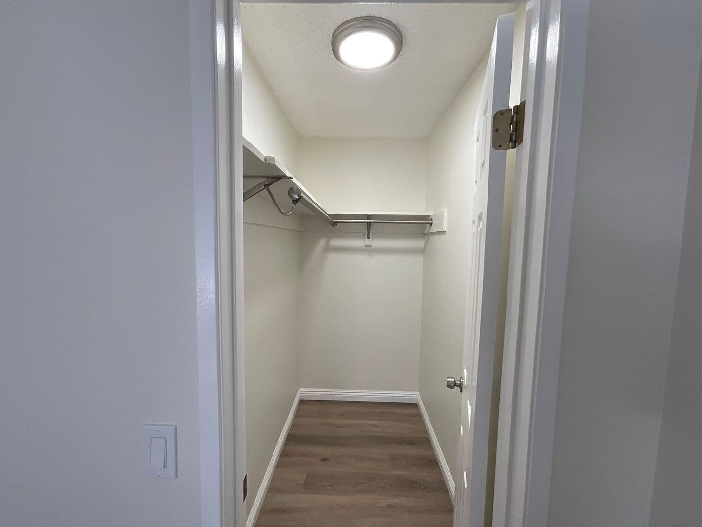 Whittier Apartment: 6327 Newlin Ave.
