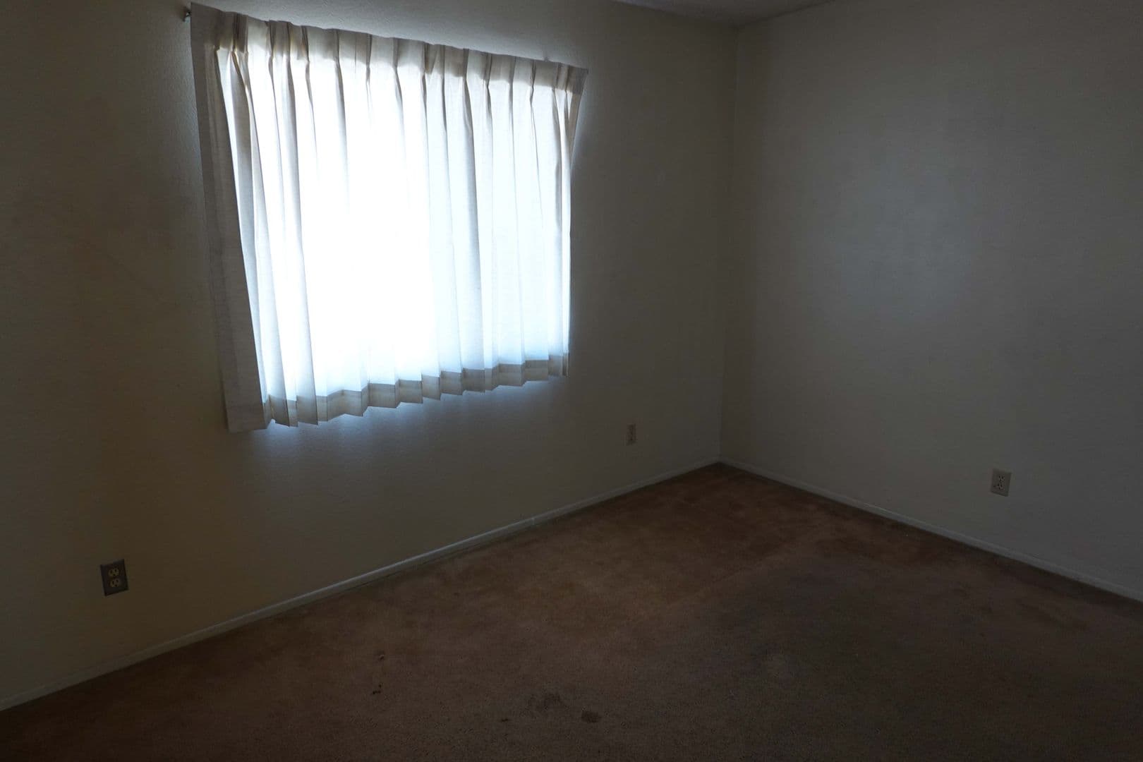 Los Angeles Apartment: 4609 Ellenwood Drive