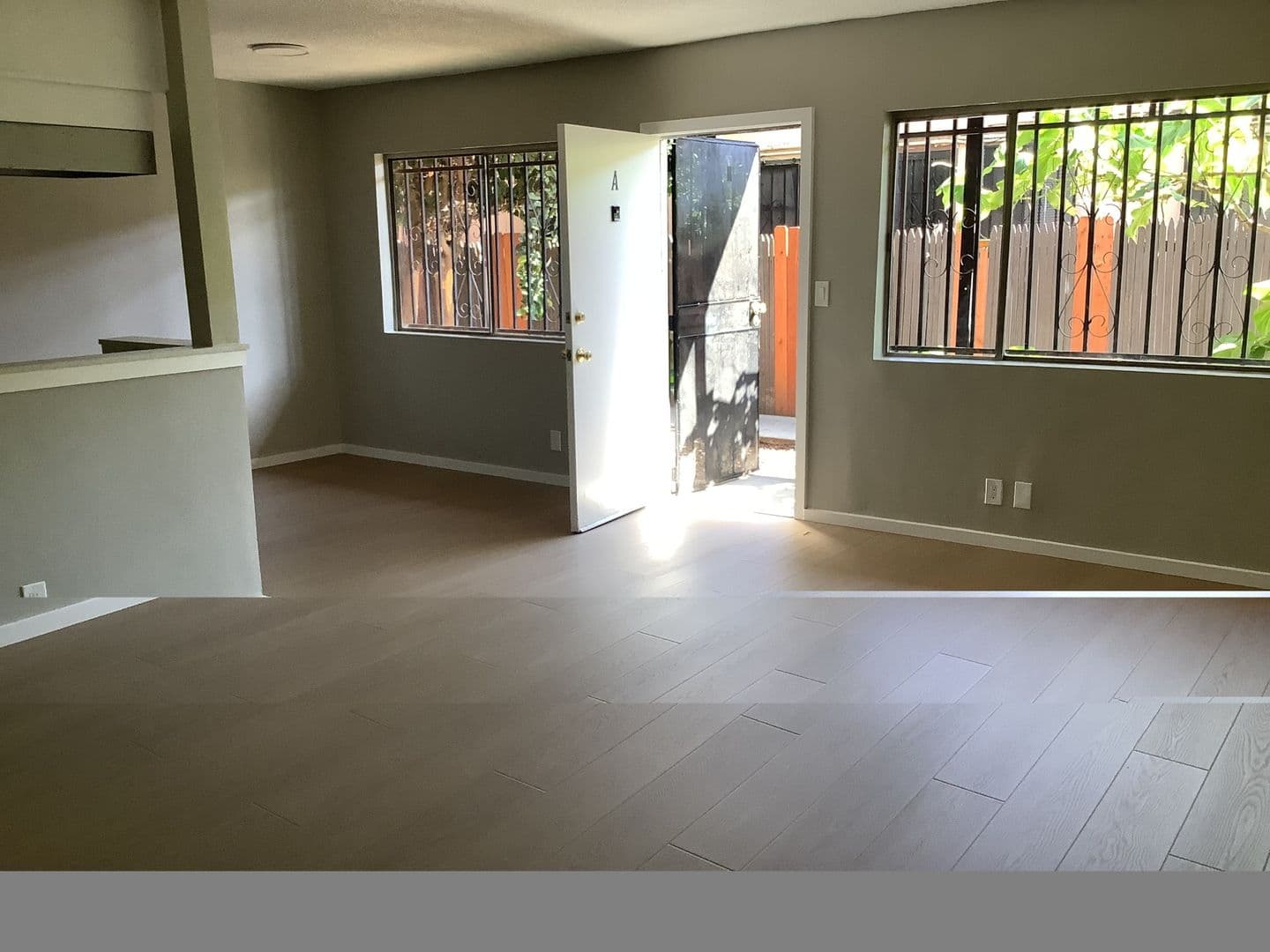 Huntington Park Apartment: 7013/S Malabar St.