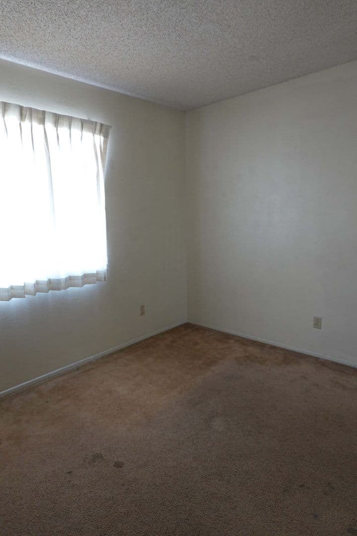 Los Angeles Apartment: 4609 Ellenwood Drive