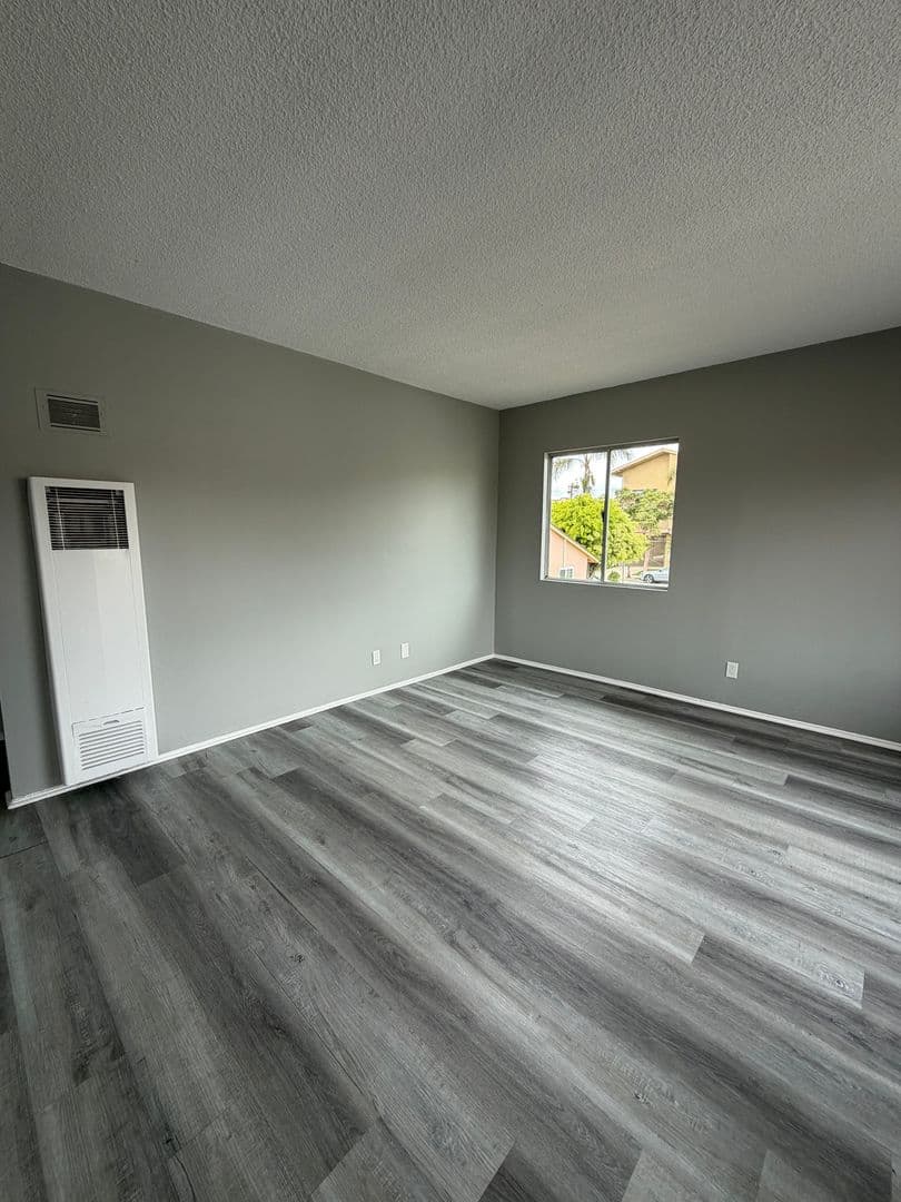 Long Beach Apartment: 3310 E Ransom Street