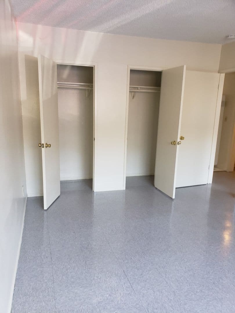Huntington Park Apartment: 7013/S Malabar St.
