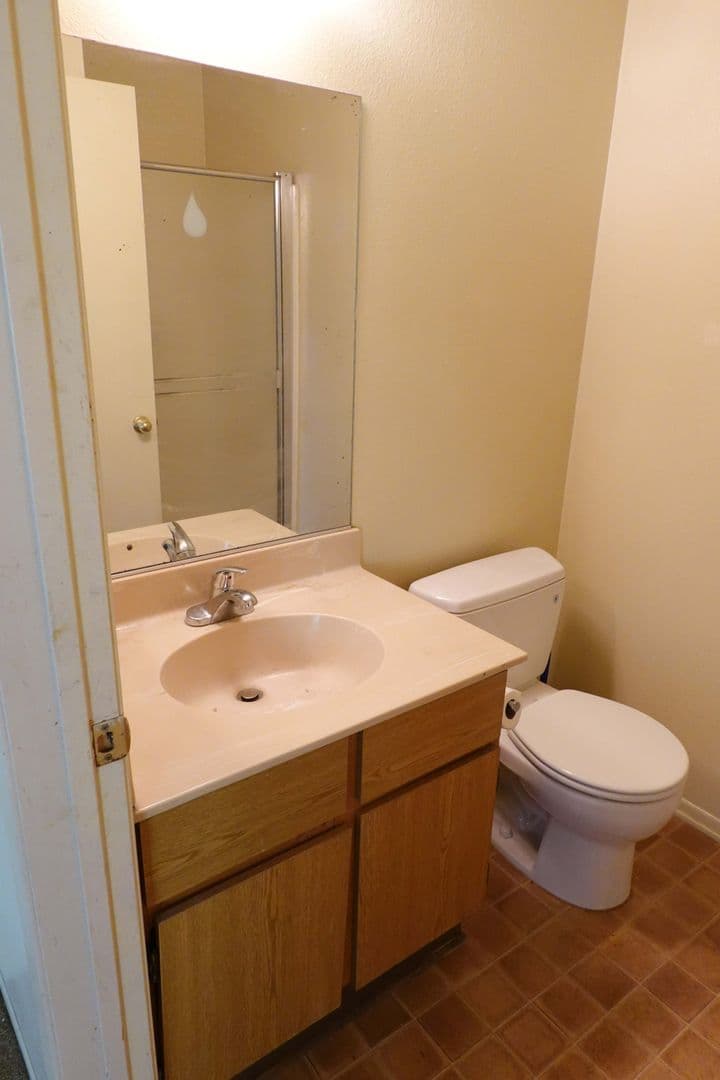 Los Angeles Apartment: 4609 Ellenwood Drive