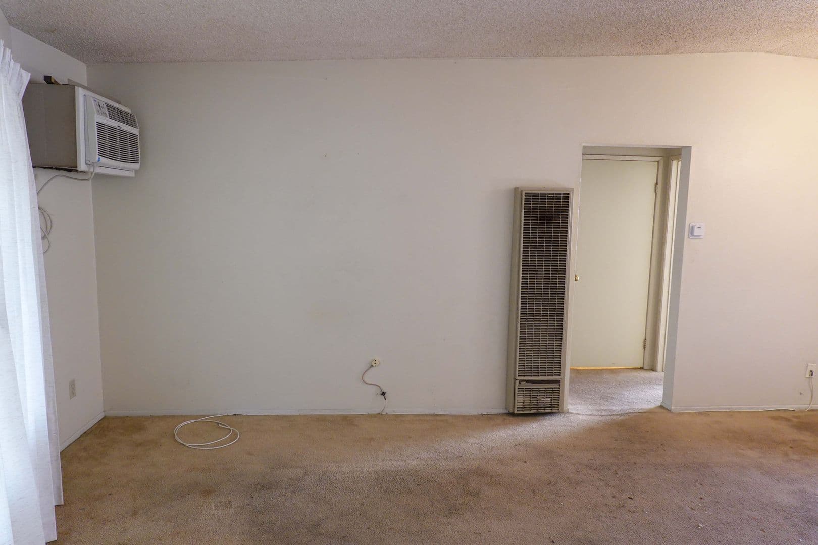 Los Angeles Apartment: 4609 Ellenwood Drive