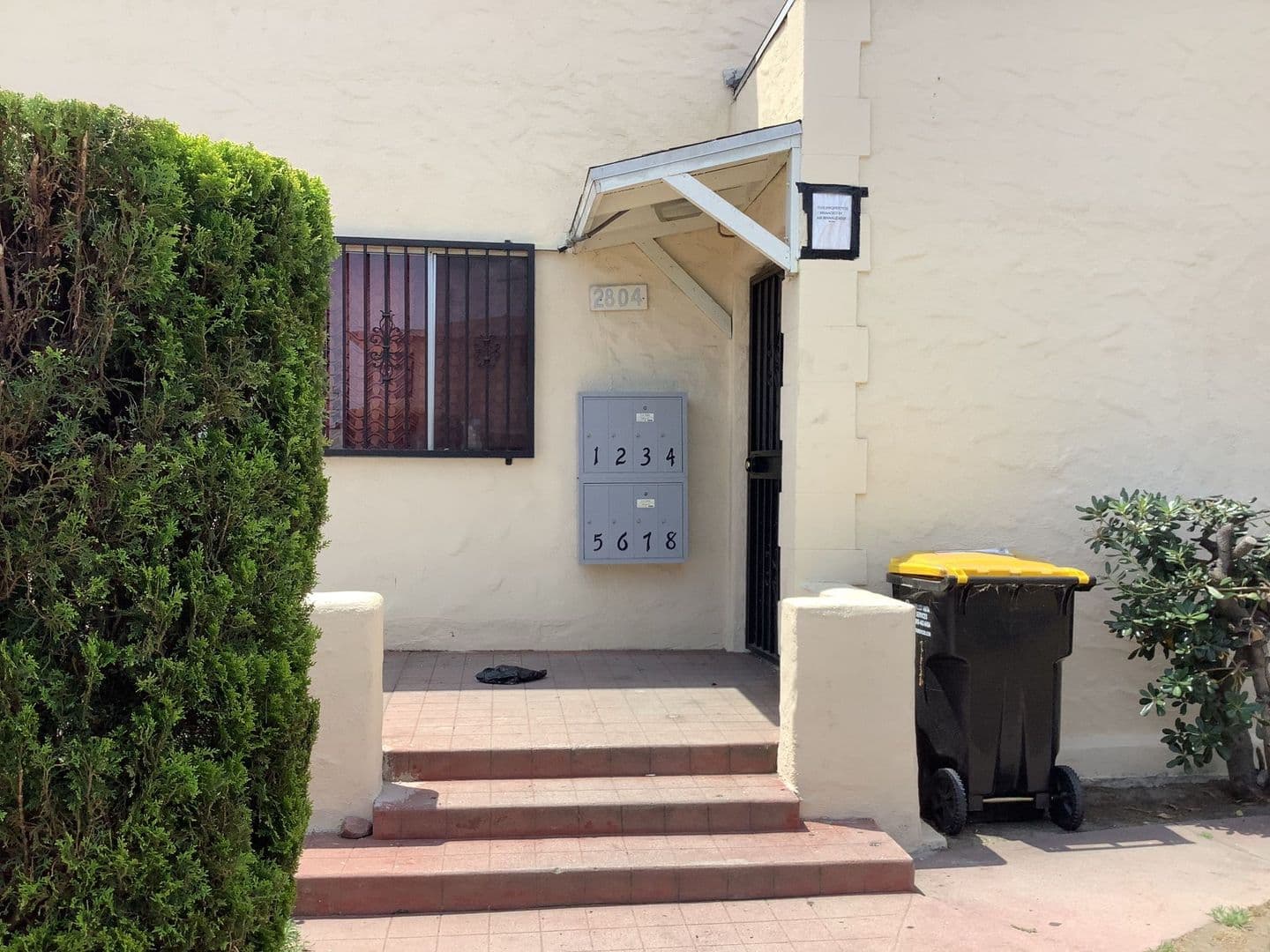 Huntington Park Apartment: 2804 E. 58th St.