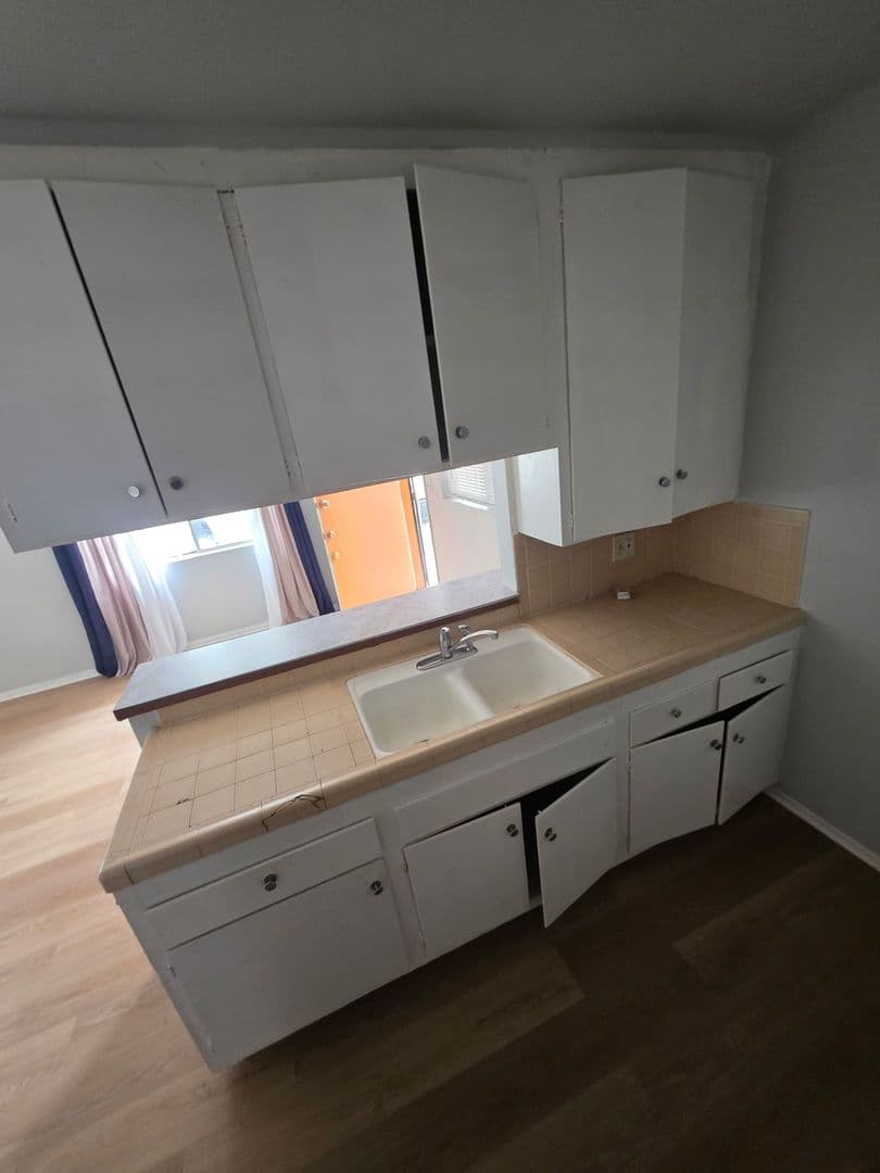 Los Angeles Apartment: 1343 N. Curson Ave.