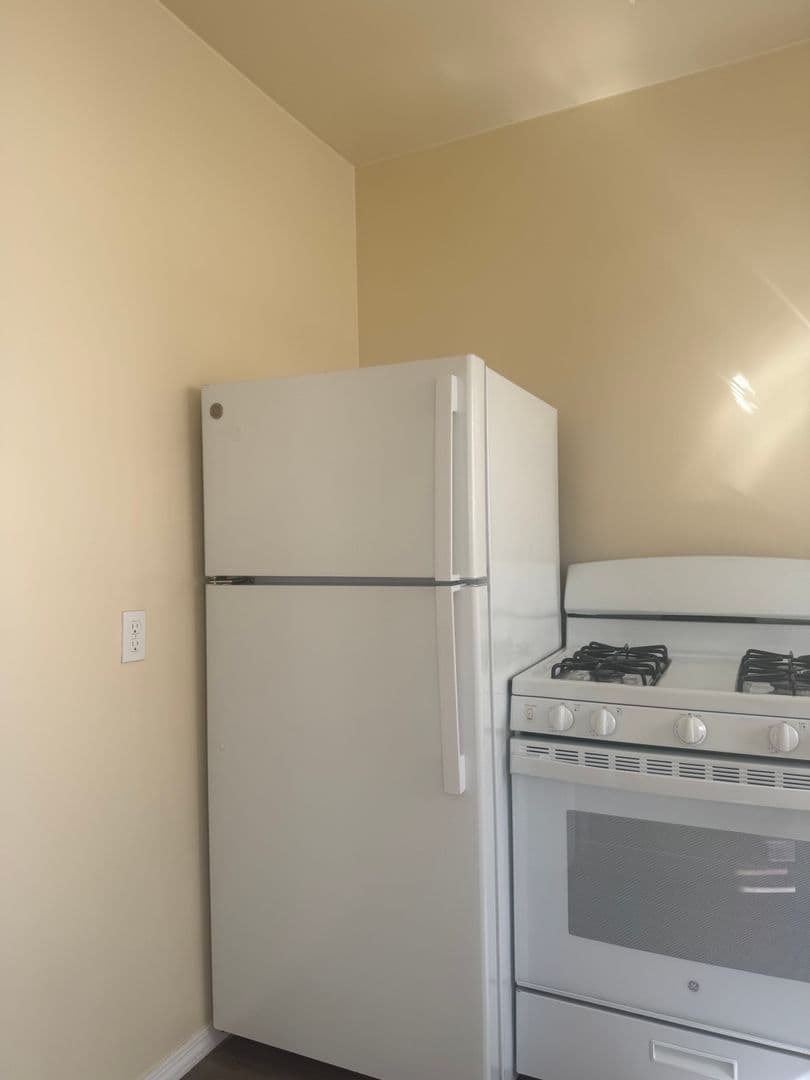 Santa Monica Apartment: 1827 Euclid Street