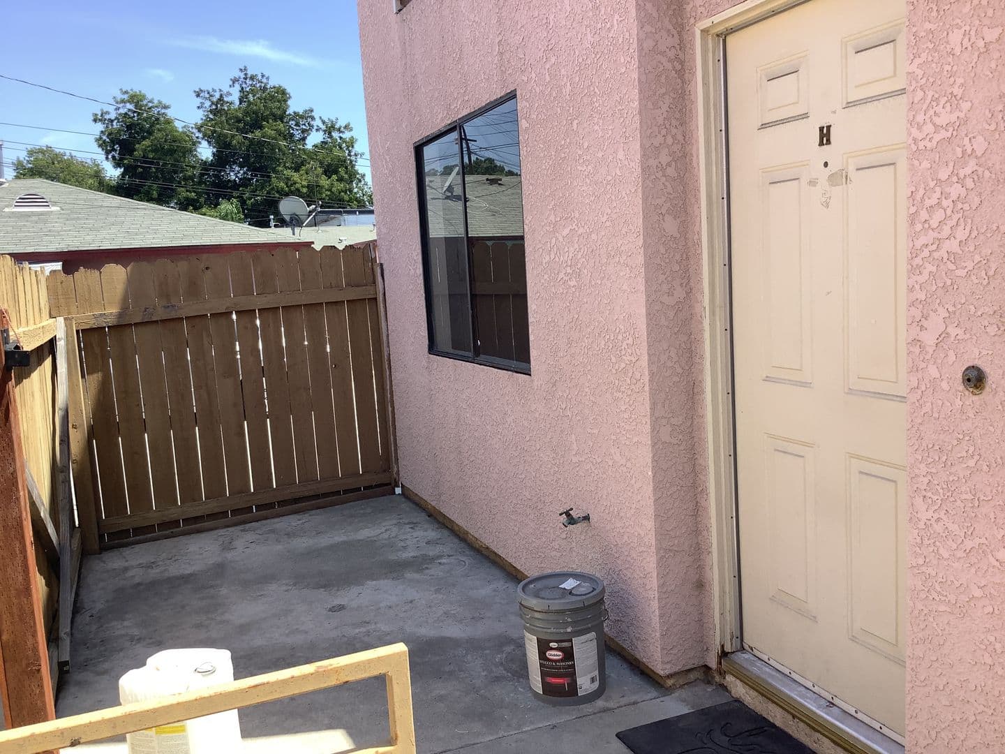 Bell Apartment: 4576 Florence Ave.