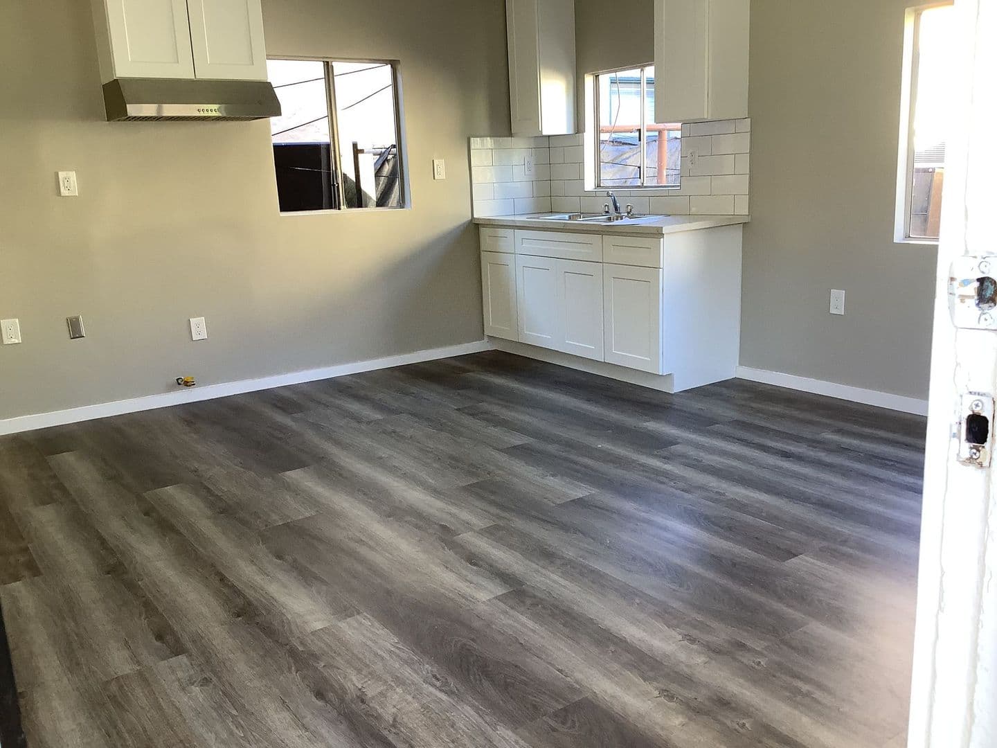 Huntington Park Apartment: 2768 E. 57th St.
