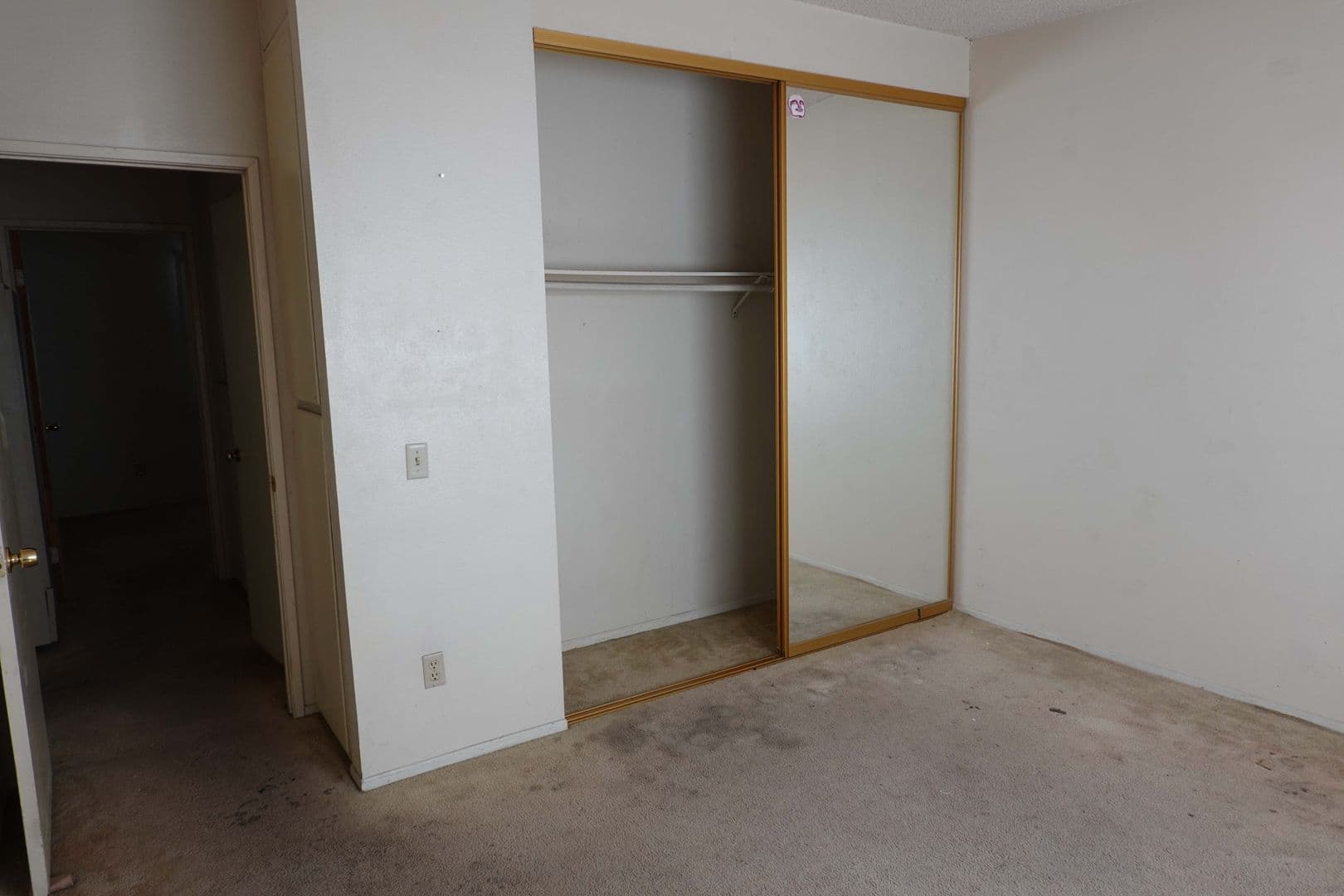 Los Angeles Apartment: 4609 Ellenwood Drive