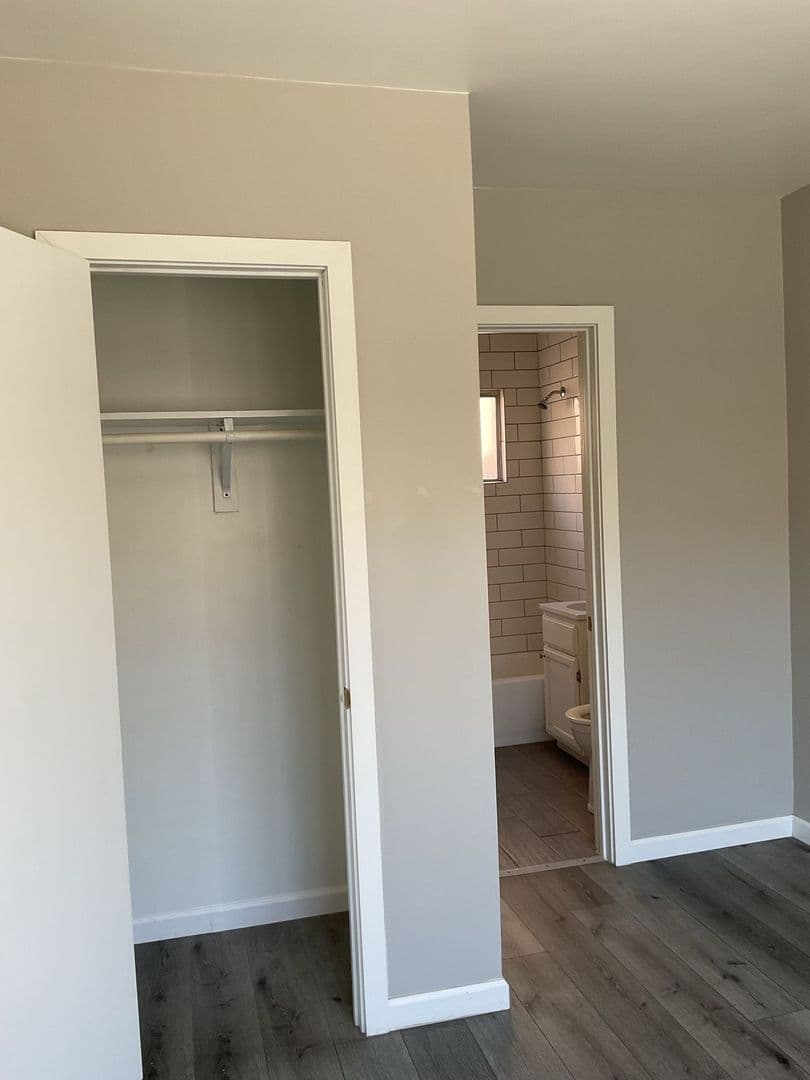 Bell Apartment: 6503 Fishburn Ave.