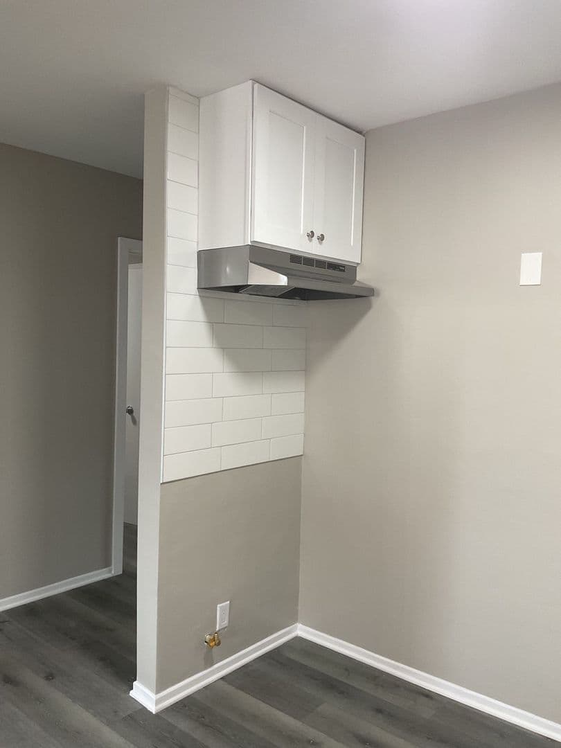 Huntington Park Apartment: 7013/S Malabar St.