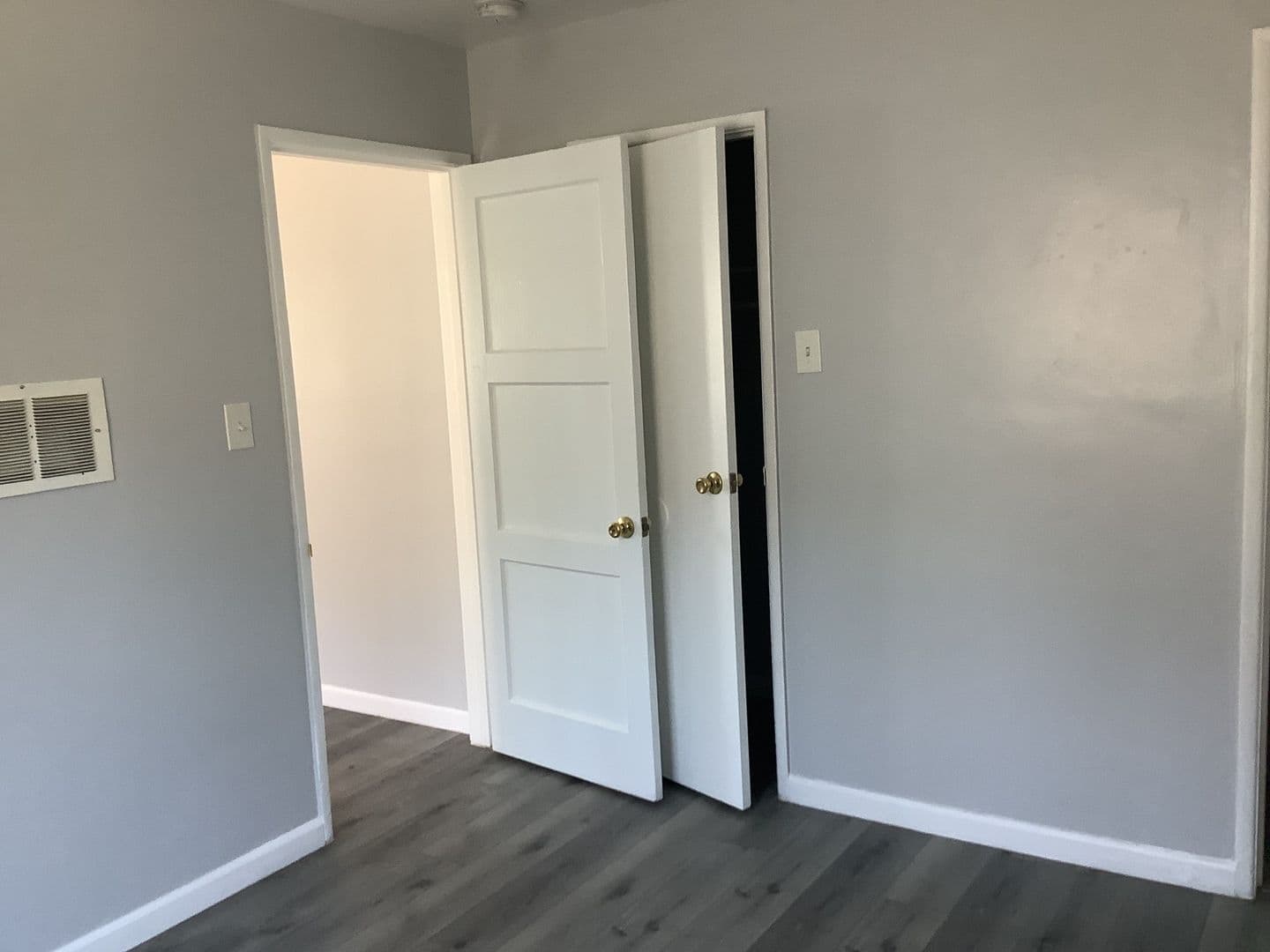 Maywood Apartment: 3500 E. 54th St.