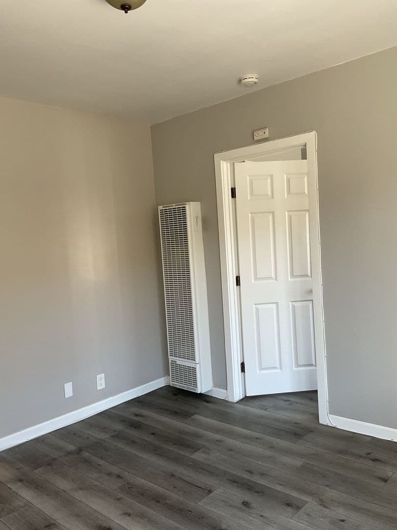 Bell Apartment: 6503 Fishburn Ave.