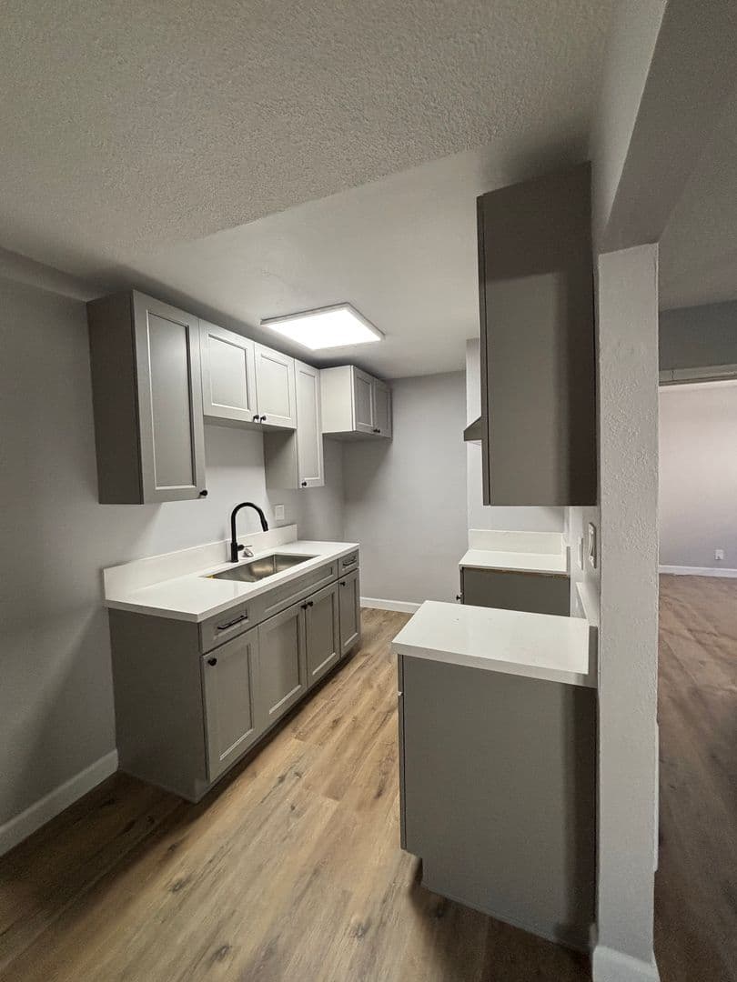 Maywood Apartment: 6118 Prospect Ave.