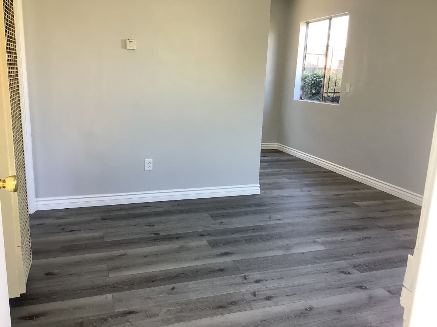 Maywood Apartment: 3500 E. 54th St.