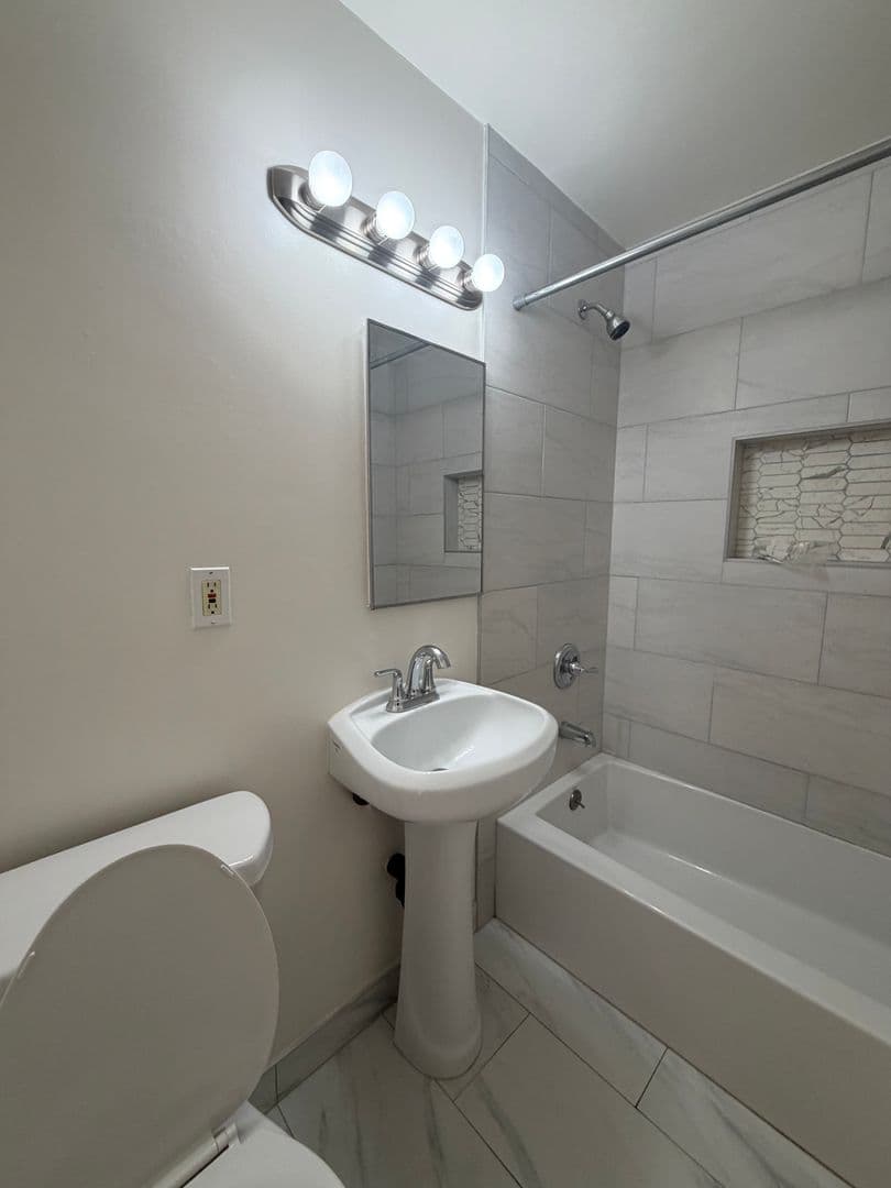 La Puente Apartment: 15843 Sierra Vista Ct.