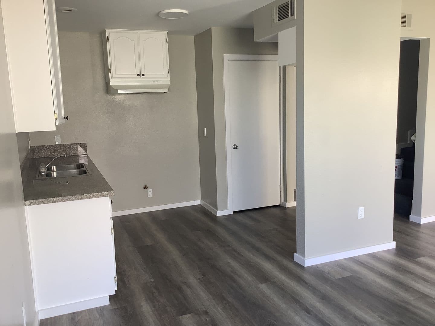 Bell Apartment: 4576 Florence Ave.
