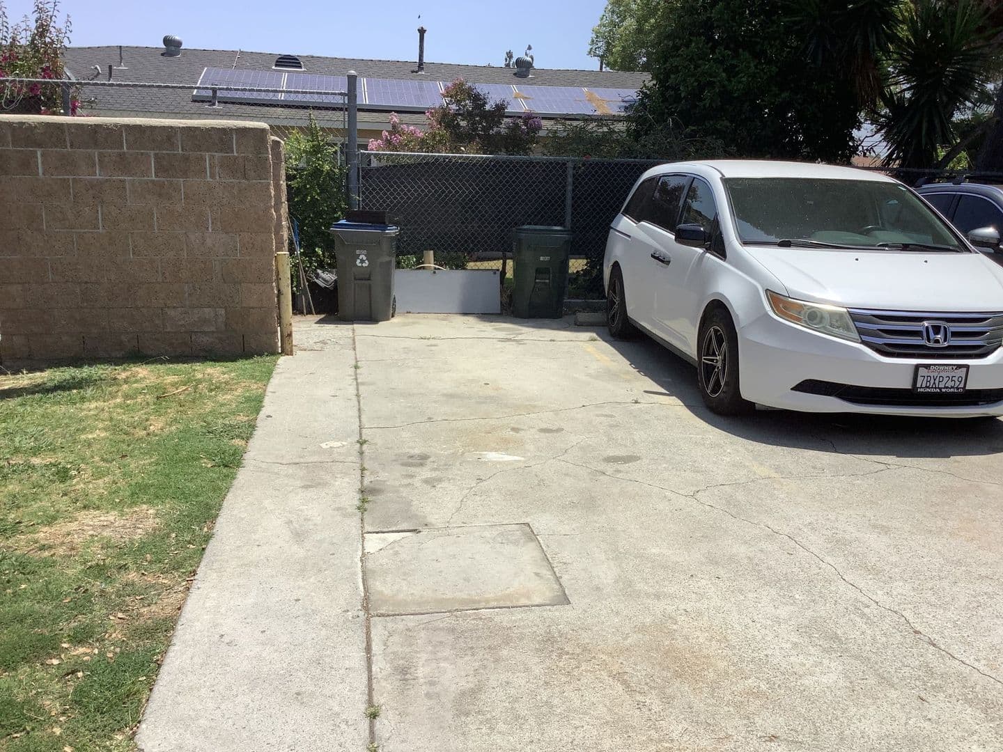 Bell Gardens Apartment: 5909 Cecilia St.