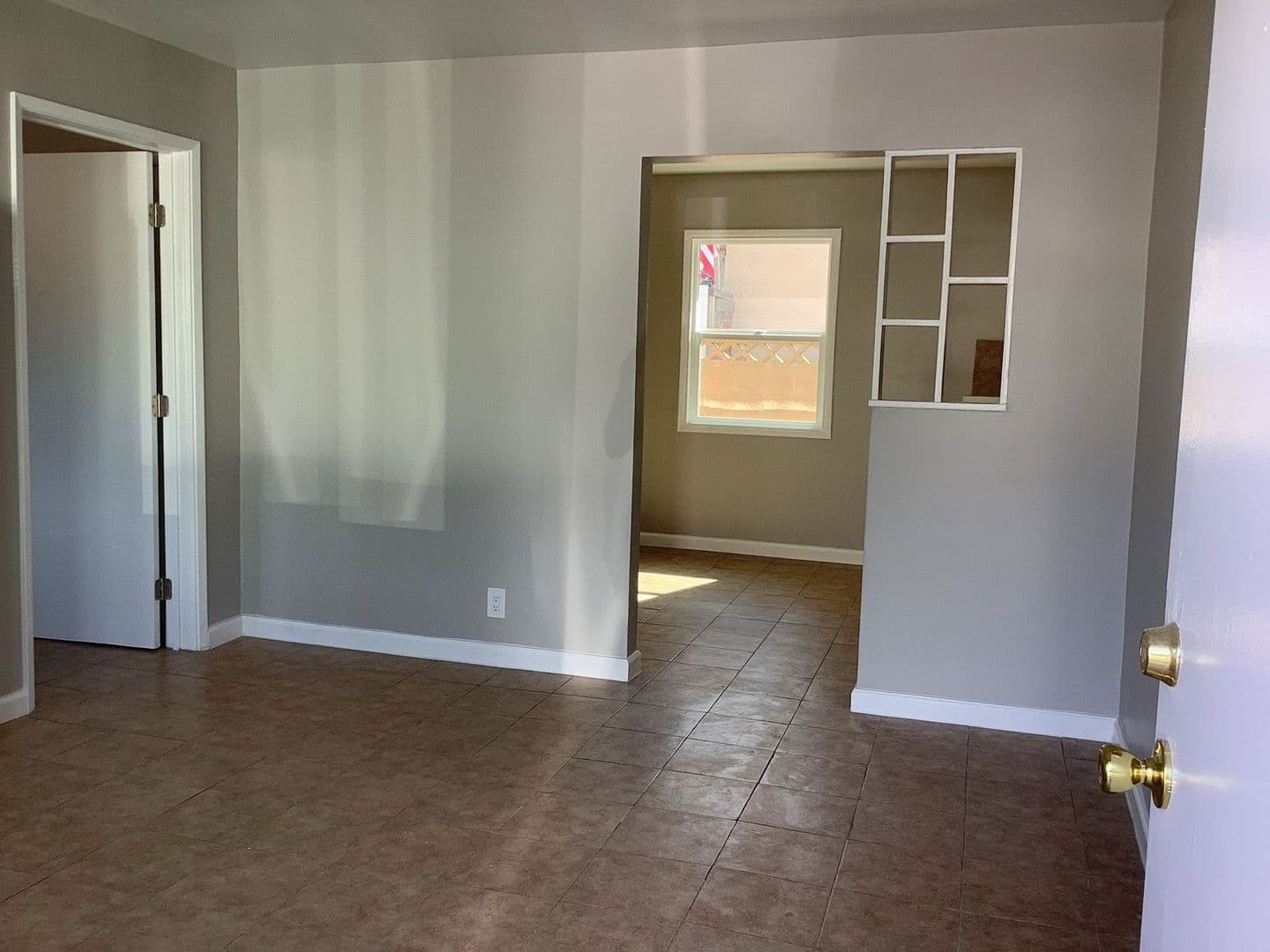 Bell Apartment: 6240/S Woodlawn Ave