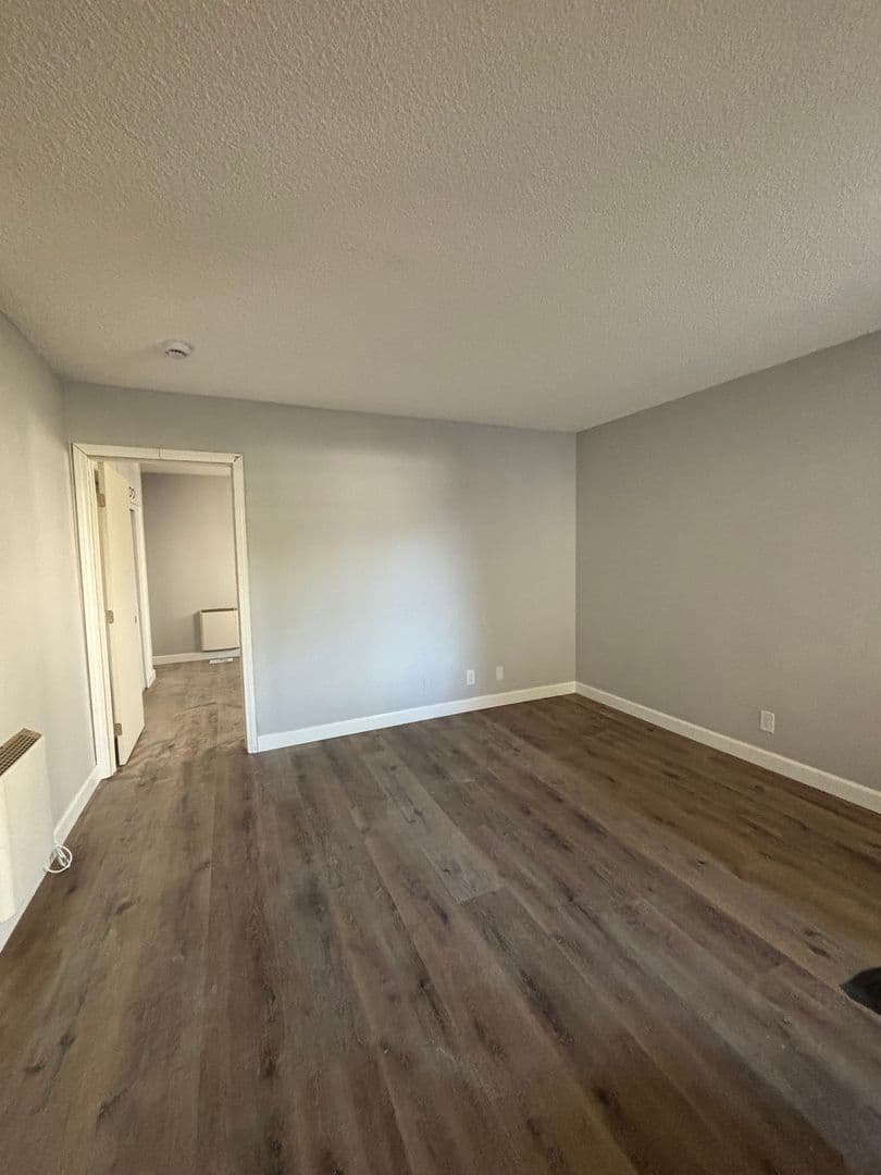 Maywood Apartment: 6118 Prospect Ave.