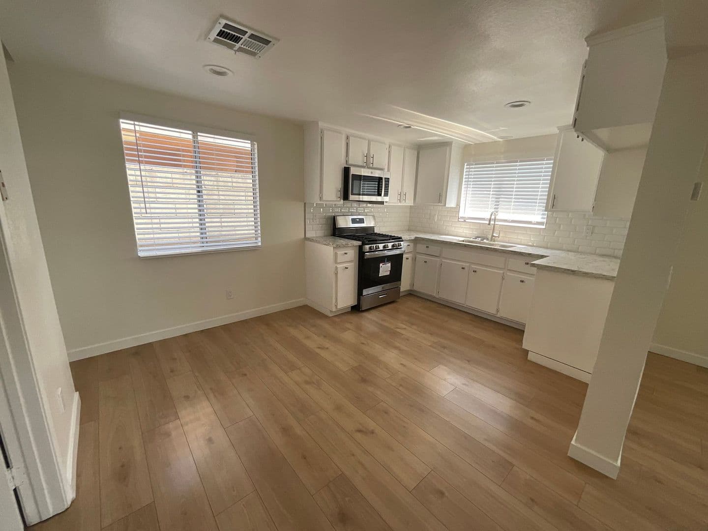 Whittier Apartment: 6327 Newlin Ave.