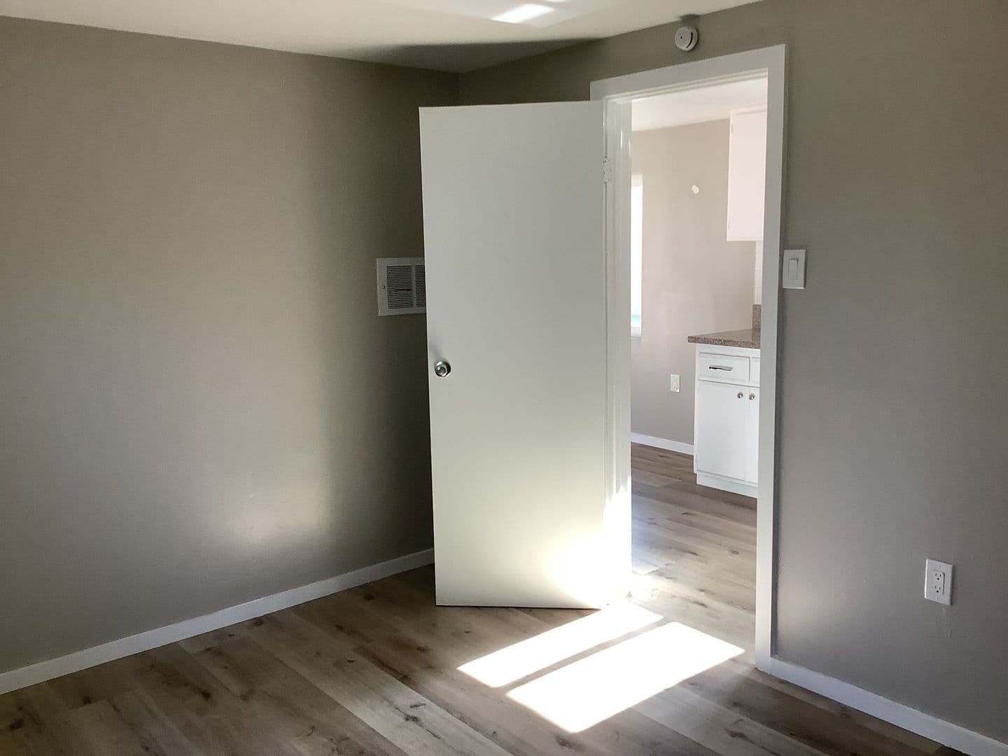 Bell Gardens Apartment: 5909 Cecilia St.